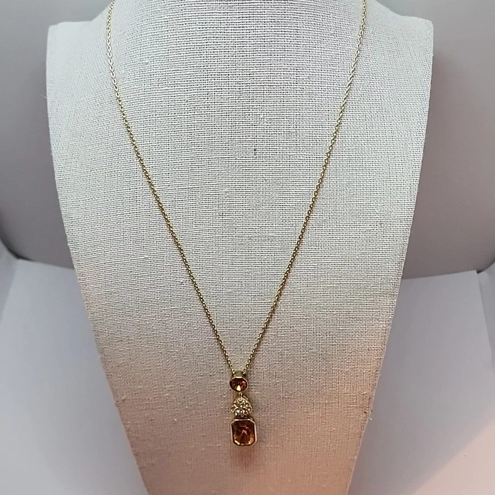 AVON Sparkle Surprise Signed Necklace - Picture 1 of 6